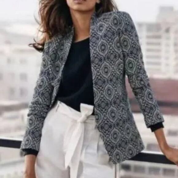 Banana Republic Blue Black White Textured Tile Design Blazer Jacket - Size 2 - Picture 1 of 13
